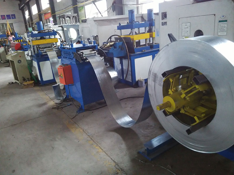 配電箱成型機生產(chǎn)設(shè)備