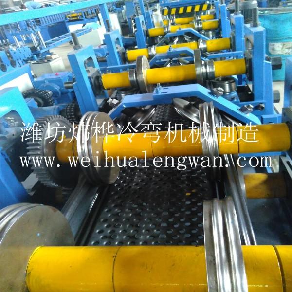 防滑腳踏板自動生產線 conew_img_20150817_082308_愛奇藝.jpg